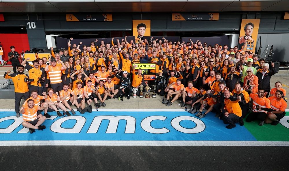 Lando Norris, McLaren, Oscar Piastri, McLaren