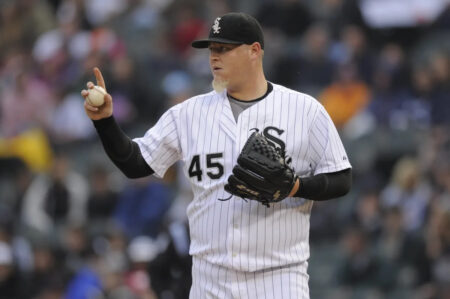 White Sox honor late pitcher Bobby Jenks with moment of silence, No. 45 jersey patch 3 days after his death