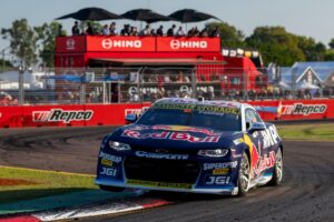 Championship leader Feeney bounces back with win