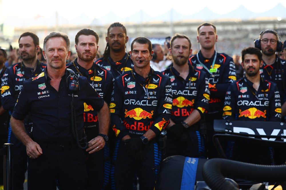 Christian Horner, Team Principal, Red Bull Racing with the team