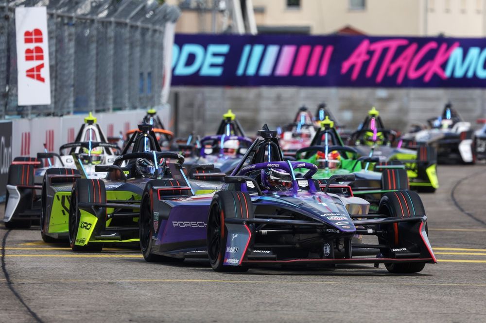 Wehrlein's rapid decline boosted Rowland's championship hopes