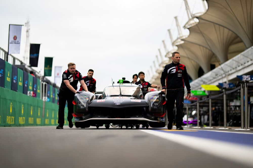 #8 Toyota Gazoo Racing Toyota GR010 - Hybrid: Brendon Hartley, Ry? Hirakawa