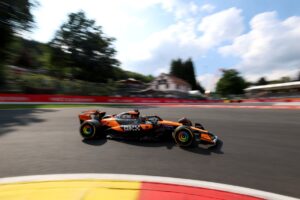 Piastri dominates sprint qualifying to grab pole with Verstappen second