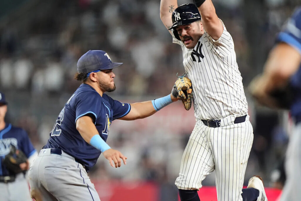 Yankees survive extra innings after ‘unforgivable’ gaffe by C Austin Wells