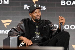 Kevin Durant’s trade to the Rockets could reportedly expand to include a record 7 teams