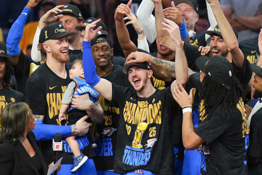2025-26 NBA odds: Thunder open with highest over/under since 2018 Steph Curry-Kevin Durant Warriors