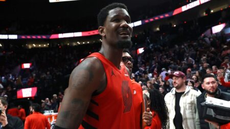 Knicks did background work on Deandre Ayton, in touch with backup guards as free agency continues