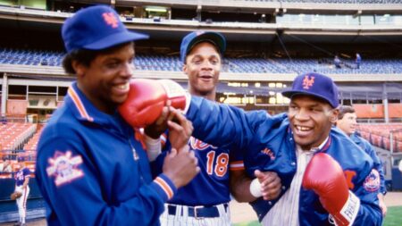 SEE IT: Mets to wear retro caps for Hall of Fame weekend