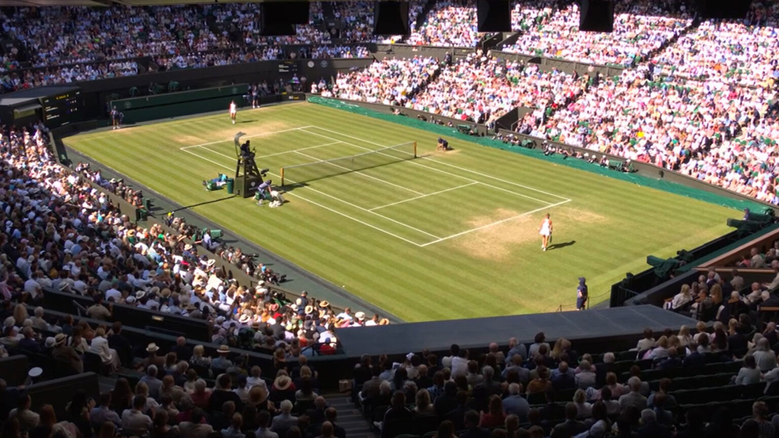 Entire Wimbledon crowd breaks out in applause after umpire’s message to troublemaker