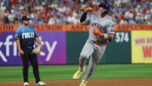SEE IT: Mets' Francisco Alvarez blasts 427-foot home run with Triple-A