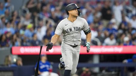 Yankees storm back from eight runs down, but fall short in 11-9 loss to Blue Jays