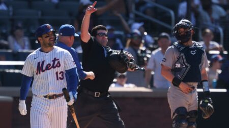 Mets’ Carlos Mendoza ejected after back-to-back questionable ninth inning strike calls vs. Yankees