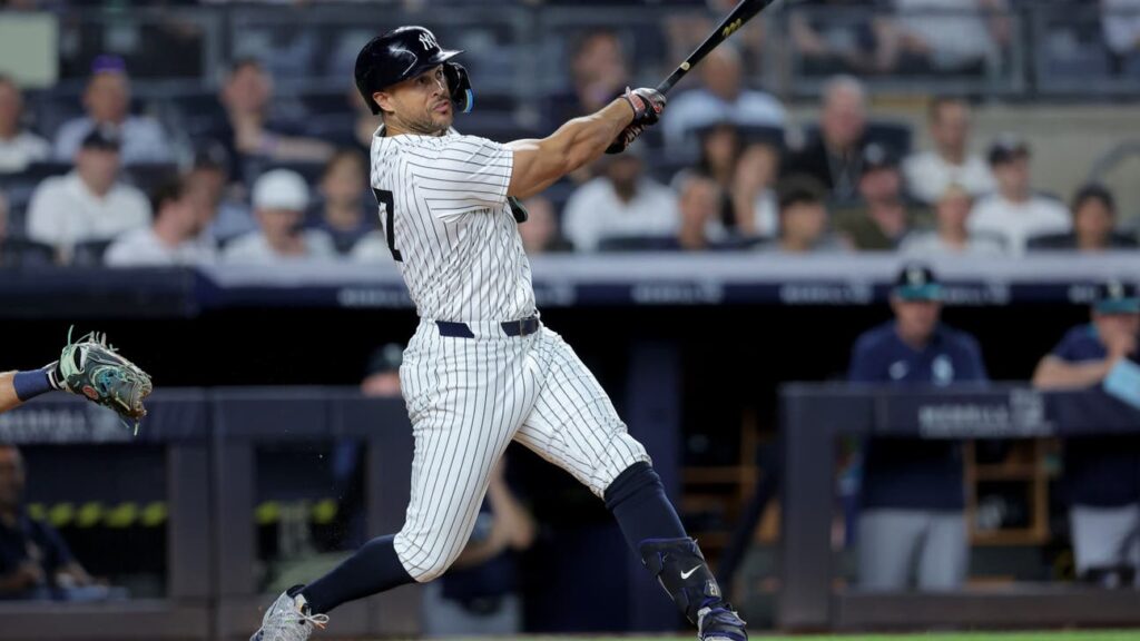 Yankees blast three home runs in 10-3 win over Mariners