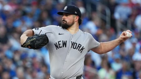 Bad defense, stifled offense leads Yankees to 4-1 loss at Blue Jays