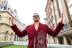 Oleksandr Usyk Calls Tyson Fury’s 2026 Trilogy Talk “Crazy” Ahead of Dubois Rematch