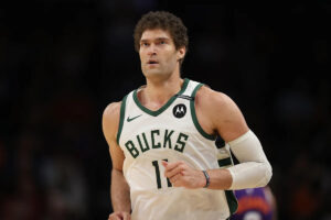 Brook Lopez reportedly leaving Bucks for Clippers on M deal