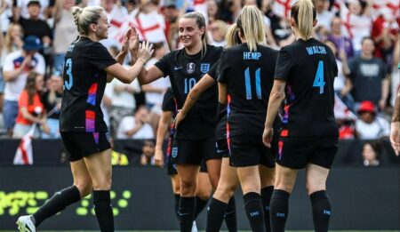 Is there a victory parade if the England Lionesses win Euro 2025?