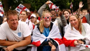 England trophy parade LIVE: Thousands of jubilant fans pack The Mall as Lionesses celebrate Euros win – latest updates