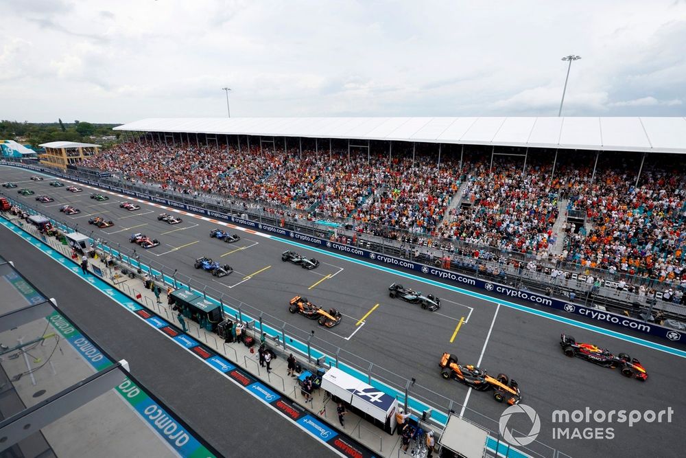 Lando Norris, McLaren, Max Verstappen, Red Bull Racing