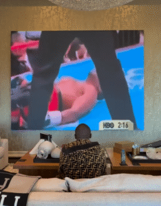 Floyd “Money” Mayweather Sends Roy Jones Jr A Subliminal Message 