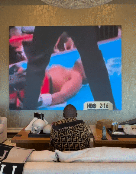 Floyd “Money” Mayweather Sends Roy Jones Jr A Subliminal Message 