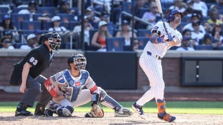 Jeff McNeil's late go-ahead homer lifts Mets to 6-5 win over Yankees
