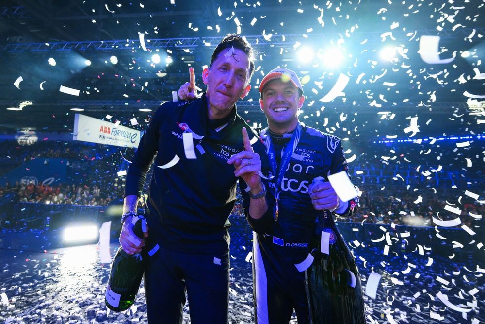 There was a slight cloud over Cassidy and Barclay's Jaguar farewell victory amid team order decisions
