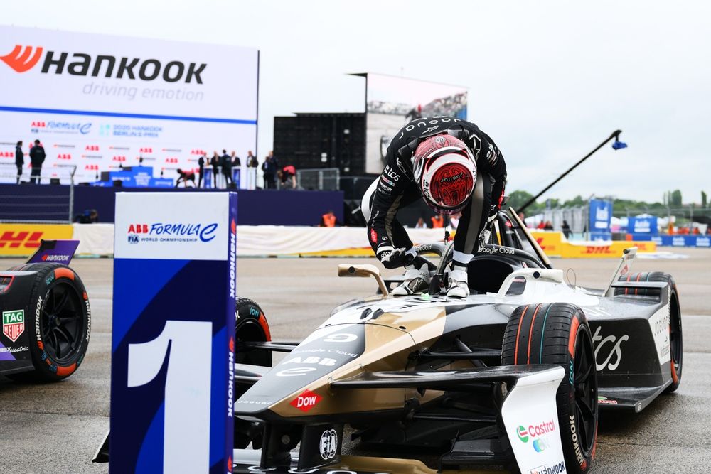 Race winner Mitch Evans, Jaguar TCS Racing