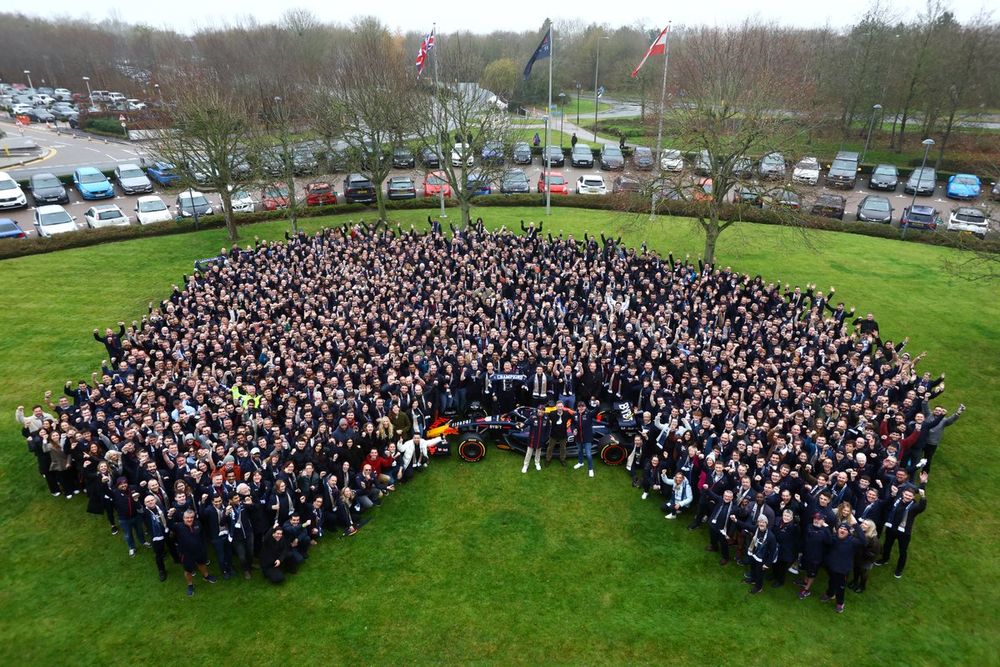 Sergio Pérez, Christian Horner, Max Verstappen at the Red Bull factory in Milton Keynes