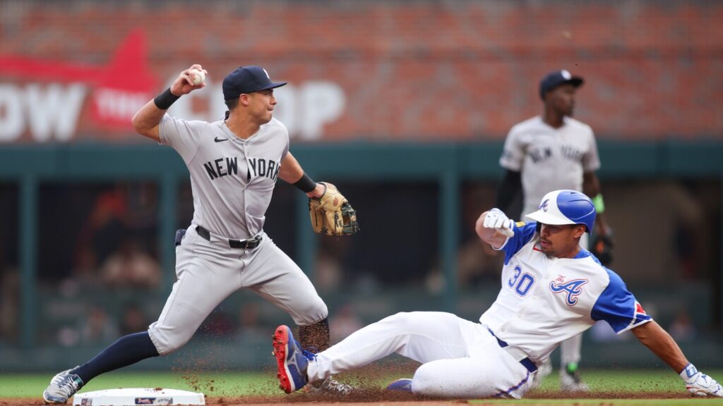 Yankees SS Anthony Volpe makes 12th error in loss to Toronto, tied for most in AL