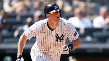 Yankees cut 2-time batting champ DJ LeMahieu with nearly  million left on contract