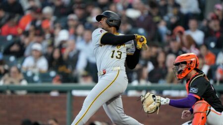 Report: Pirates sending 3B Ke’Bryan Hayes to Reds for reliever Rogers, prospect Stafura