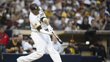 Padres slugger Manny Machado gets his 2,000th career hit