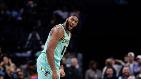 Rockets add defensive wing Josh Okogie on one-year deal