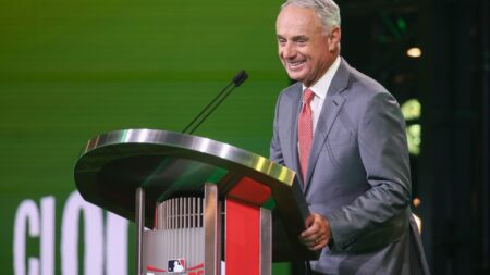 Manfred says MLB in better position to reach broadcast agreements for 2026-28