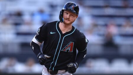 Diamondbacks infielder Pavin Smith heads to injured list with strained right oblique