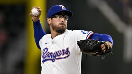 Rangers acquire José Ruiz and cash from the Braves for Dane Dunning in swap of right-handers