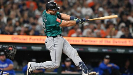 Mariners’ Cal Raleigh breaks AL record with 38 homers before the All-Star break