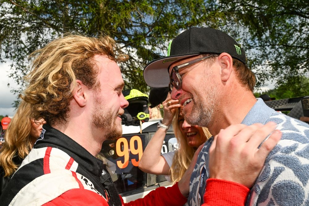 The 2003 world rally champion Petter Solberg met his son at the finish line