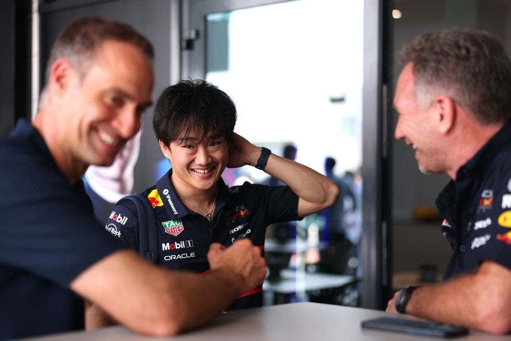 Yuki Tsunoda, Red Bull Racing, Oliver Mintzlaff, Managing director Red Bull GmbH, Christian Horner, Team Principal, Red Bull Racing