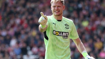 Newcastle make decision on who will be first-choice goalkeeper after signing Aaron Ramsdale on loan transfer