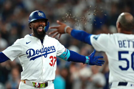 Dodgers take sole lead of the NL West after strong 6-0 showing against Padres