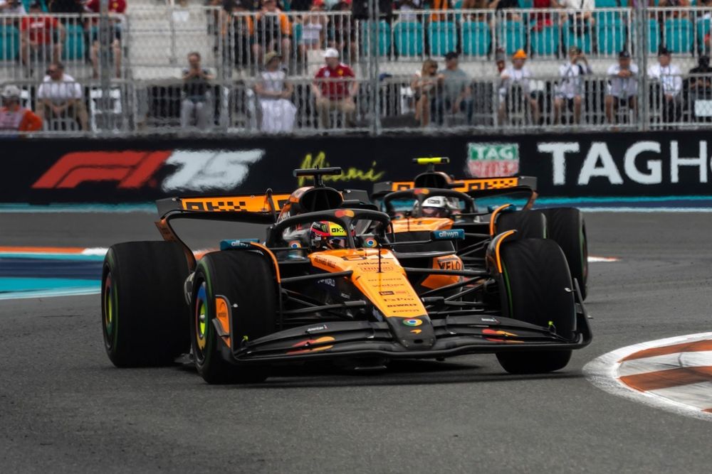 Lando Norris, McLaren, Oscar Piastri, McLaren