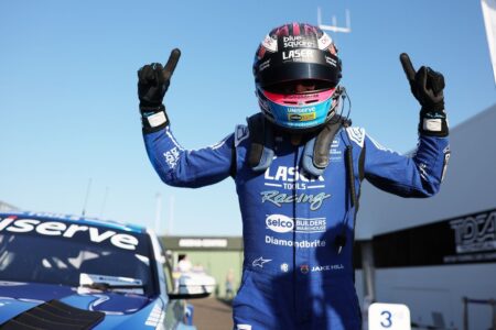 How Hill rebounded with wins at Knockhill amid dramatic BTCC title fight