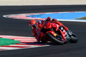 Marc Marquez makes it seven straight grand prix wins