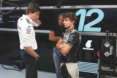 Wolff reviews Mercedes’ “extreme pressure” approach to Antonelli in F1 debut year