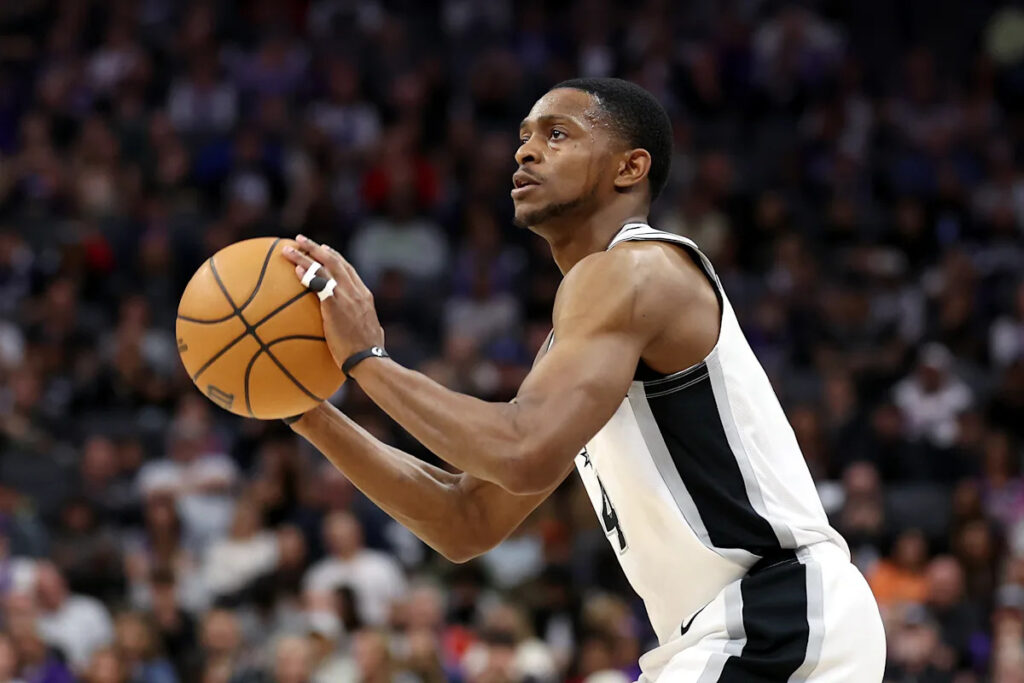 De’Aaron Fox reportedly agrees to 4-year, 9 million max contract extension with San Antonio Spurs