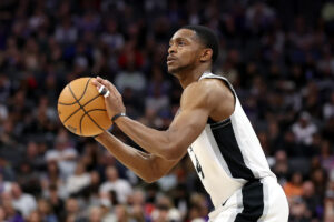 De’Aaron Fox reportedly agrees to 4-year, 9 million max contract extension with San Antonio Spurs