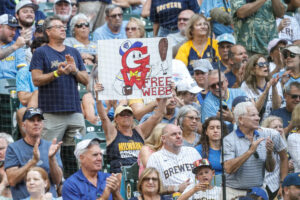 Brewers beat Pirates to win 12th straight game, trigger rare free burgers promotion from George Webb