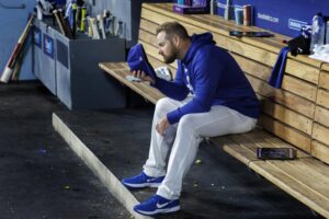 Dodgers’ Max Muncy to miss several weeks because of oblique strain
